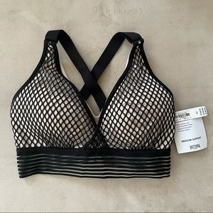 NWT Victoria’s Secret Sports Bra 32C
